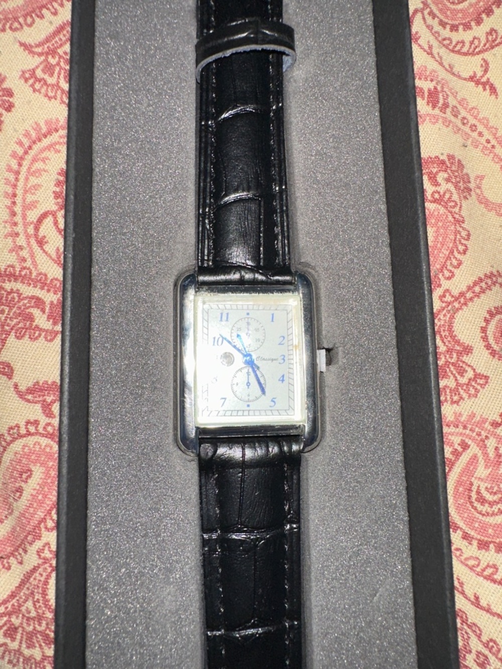Watch - Picture 3 of 3